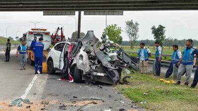 Mobil Honda HR-V kecelakaan
