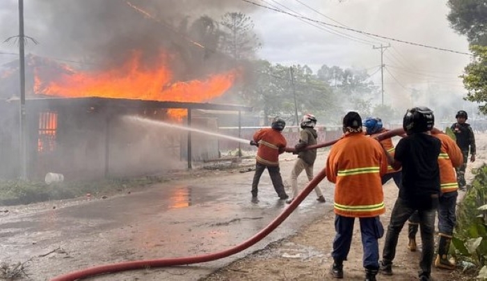 Isu penculikan anak yang terjadi di Kota Wamena menimbulkan kerusuhan dan pembakaran. Sudah ada 9 orang tewas dalam insiden ini.