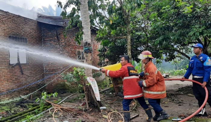 Dua unit rumah di Kota Binjai kebakaran, Jumat (3/3/2023) pagi.