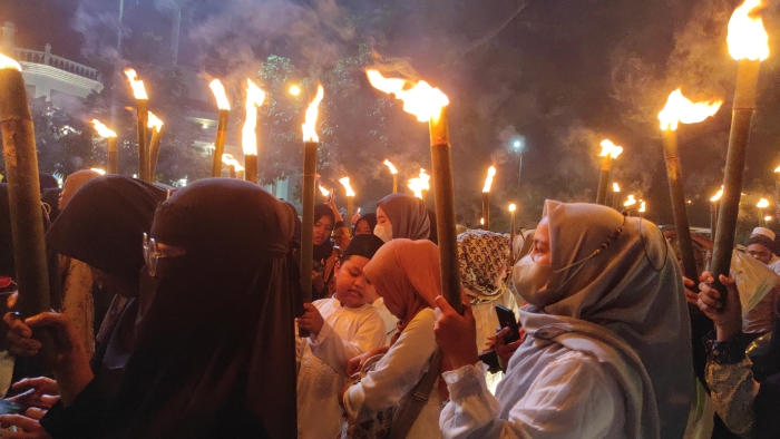 Seribuan umat muslim mengadakan pawai obor di Kota Medan, Sabtu (18/3/2023) malam. Kegiatan ini untuk menyemarakkan datangnya bulan suci Ramadan 1444 Hijriah.