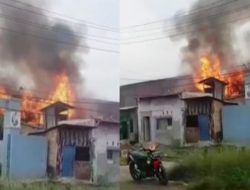 Satu Rumah di Pinggiran Rel Jalan Serma Hanafiah Belawan Kebakaran
