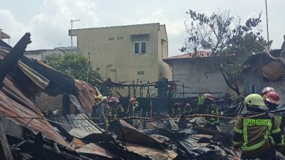 Nestapa Jelang Lebaran, 9 Rumah Warga di Medan Hangus Dilalap Api