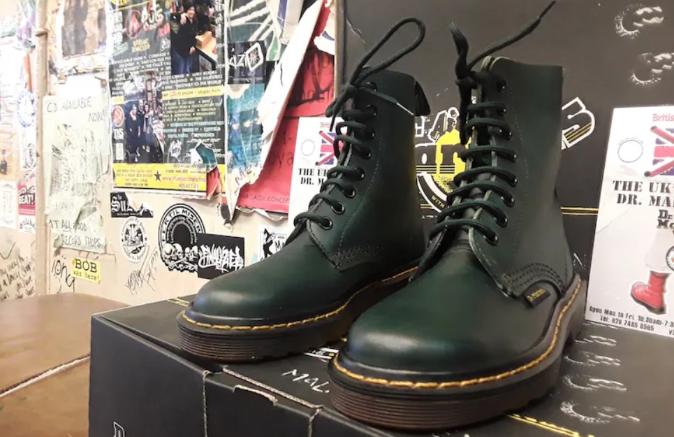 Mengetahui Perbedaan Dr Martens Ori dan KW