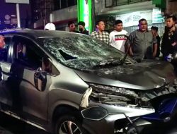 Mobil Xpander Hancur Diamuk Massa Usai Tabrak Lari Pengendara Motor Wanita