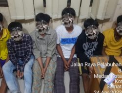 Brutal, Sejumlah Pemuda Serang Angkot, Pasutri dan Anaknya Jadi Korban, Pelaku Langsung Ditangkap