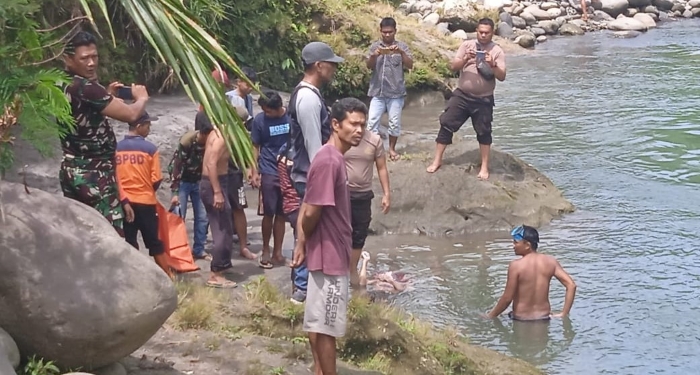 Warga Kota Medan hanyut dan ditemukan tewas di pemandian Namu Sira-sira, Desa Durian Lingga, Kecamatan Sei Bingai, Kabupaten Langkat