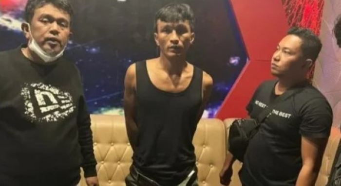 Jaita Hutabarat, buronan pelaku pencabulan ditangkap saat lagi santai di hotel bersama barang bukti sabu
