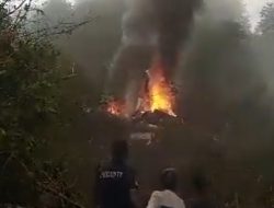 Helikopter Jatuh di Ciwidey Bandung, Kondisinya Hancur dan Terbakar