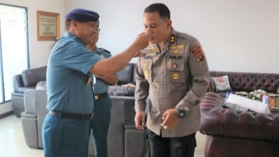 HUT ke-77 Bhayangkara, Danlantamal I Belawan Beri Suprise ke Polrestabes Medan
