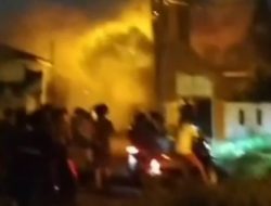 Masjid As Saadah Medan Deli Terbakar, Warga Berhamburan Keluar Rumah