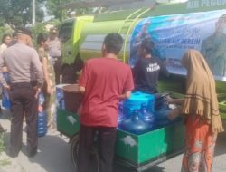 Polri Peduli Lingkungan, Polsek Percut Sei Tuan Beri Bantuan Air Bersih ke Warga 