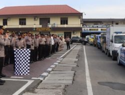 Kapolrestabes Medan Lepas Keberangkatan Mobil Tangki Air Bersih untuk Bantu Masyarakat