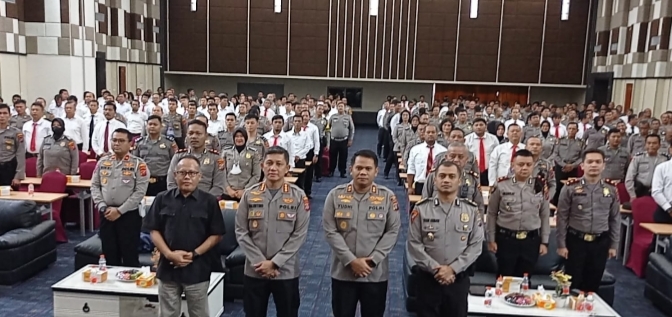 Kapolrestabes Medan, Kombes Pol Valentino Alfa Tatareda poto bersama.(Ist)