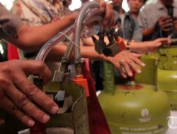 Tim Gabungan Gerebek Gudang Pengoplos Gas LPG Bersubsidi di Kawasan KIM