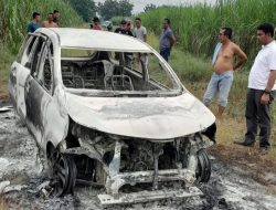 Heboh, Wanita Selingkuhan Bakar Mobil Kekasih Gelap Warga Medan