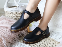 Tren Sepatu Docmart Wanita Terbaru 2023