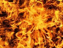 Pemuda Dibakar Hidup-hidup di Perumnas Mandala Gegara Dituduh Curi HP