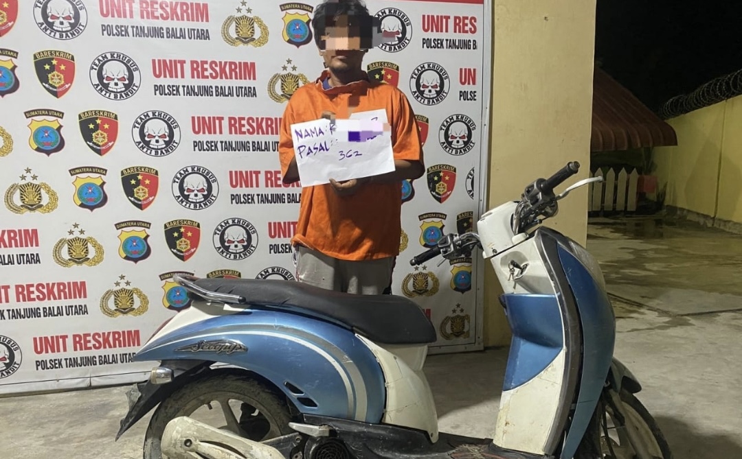 Pelaku curanmor berinisial KSM setelah ditangkap petugas Polsek Tanjungbalai Utara