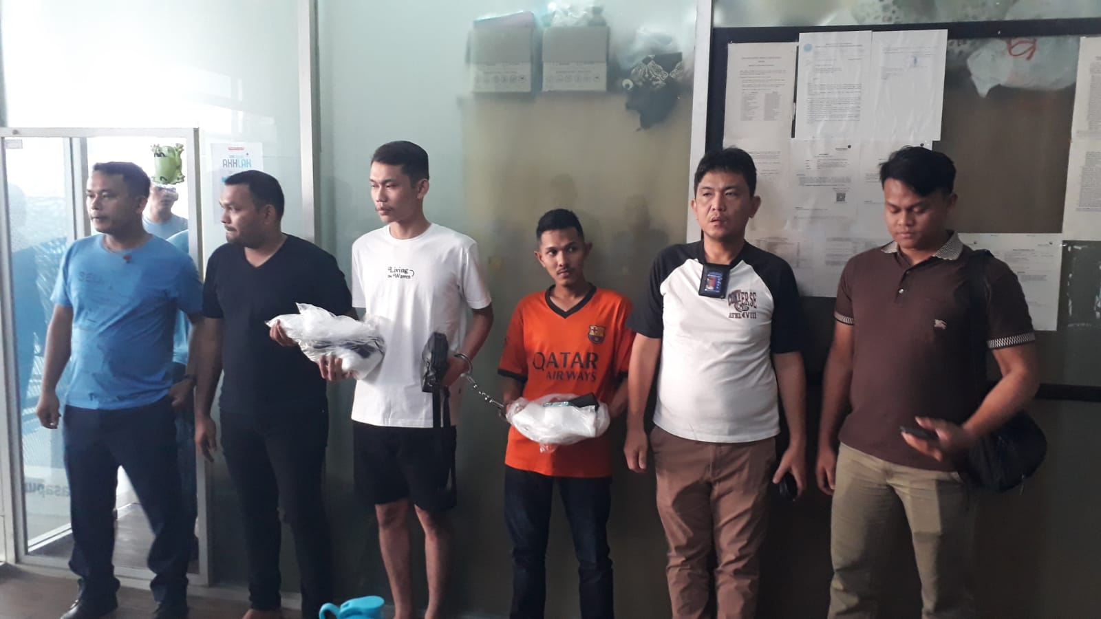 Tiga warga Aceh Utara yang nekat menyelundupkan 3 Kg sabu ke Jakarta saat ditangkap di Bandara Kualanamu