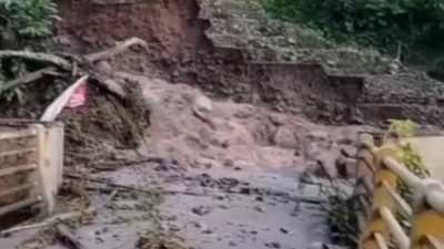 Banjir bandang di Nagori Pasir Purba, Kecamatan Haranggaol Horison, Kabupaten Simalungun.