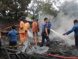 Satu Rumah di Mariah Jambi Terbakar, 3 Mobil Damkar Dikerahkan