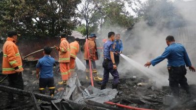 Kebakaran di Huta Mariah Jambi, Kecamatan Jawa Maraja Bah Jambi, Kabupaten Simalungun, Senin (8/1/2023). Tidak ada korban jiwa dalam peristiwa ini.(HO)