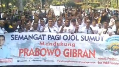 Garda Ojol Sumut poto bersama deklarasi Paslon 02. (Ist)