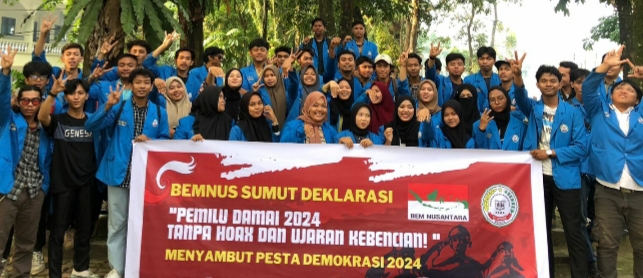 BEMNUS Al-Azhar Medan poto bersama depan kampus.(ist)