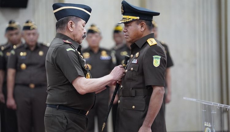 Jaksa Agung Republik Indonesia Sanitiar Burhanuddin melantik Amir Yanto sebagai Kepala Badan Pemulihan Aset di lingkungan Kejaksaan Agung pada Senin (19/2/2024)(Pusat Penerangan Hukum Kejagung RI)