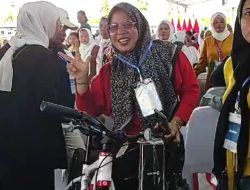 Dapat Sepeda dan Foto Bareng Jokowi, Habibi Teriak Nomor Dua