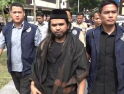 Samsudin Jadab Dijemput Paksa Polisi Buntut Video Viral Halalkan Tukar Pasangan