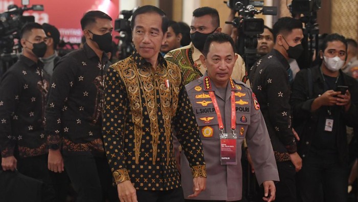 Presiden RI, Joko Widodo dan Kapolri Jenderal Listyo Sigit Prabowo.(Foto: Hafidz Mubarak A/Antara Foto)