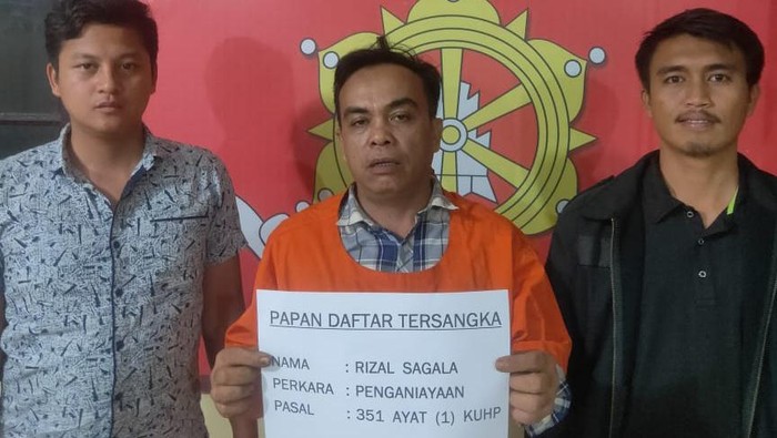 Rizal Sagala, oknum ASN di Kabupaten Dairi ditangkap polisi usai dilaporkan menganiaya adik kandungnya sendiri.