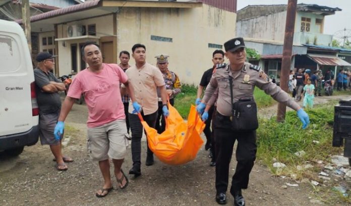 AI alias Rajo, pria sepuh yang sudah lama menderita stroke ditemukan tewas di rumahnya yang ada di Lingkungan VIII, Kelurahan Ilir, Kecamatan Gunungsitoli, Kota Gunungsitoli pada Selasa (26/3/24) kemarin.