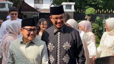 Capres dan cawapres nomor urut 1 Anies Baswedan dan Muhaimin Iskandar di Kompleks Widya Chandra, Jakarta Selatan, Sabtu (20/4/2024). (KOMPAS.com/ Tatang Guritno)