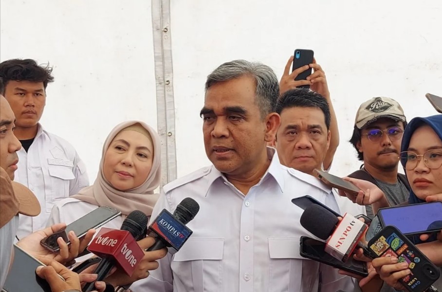 Sekjen Partai Gerindra Ahmad Muzani memberikan keterangan kepada wartawan usai menghadiri Konsolidasi Partai Gerindra Jakarta Selatan di Lapangan Blok S, Jakarta Selatan, Sabtu (12/8/2023). ANTARA/Fianda Sjofjan Rassat