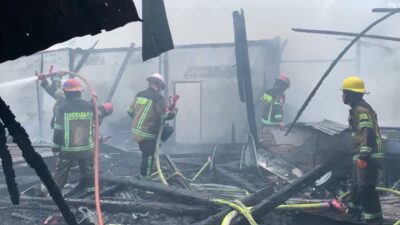 Rumah Gandeng di Komplek Eks Kowilhan Ludes Terbakar, Pemilik Histeris