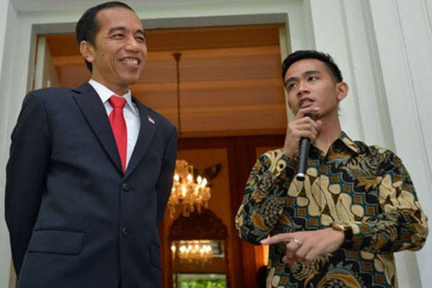 Presiden RI Joko Widodo dan putranya Gibran Rakabuming Raka.(Sindo)