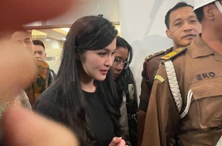 Penyidik Jaksa Agung Muda Tindak Pidana Khusus (Jampidsus) kembali memeriksa Sandra Dewi terkait kasus korupsi PT Timah.