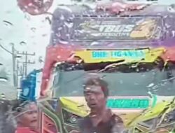 Heboh Sopir Bus Lawan Arah Tantang Berkelahi Pengendara di Jalan Lintas Medan-Berastagi
