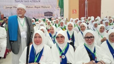 Jemaah Calhaj Kloter IV poto bersama.(ist)