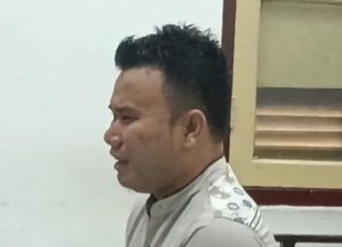 Azlansyah Hasibuan menangis.(Ist)