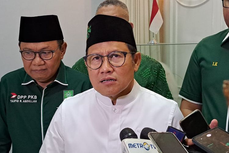 Ketua Umum Partai Kebangkitan Bangsa (PKB) Muhaimin Iskandar memberikan keterangan pers di Kantor DPP PKB, Jakarta, Minggu (5/2/2023).(KOMPAS.com/Ardito Ramadhan D)