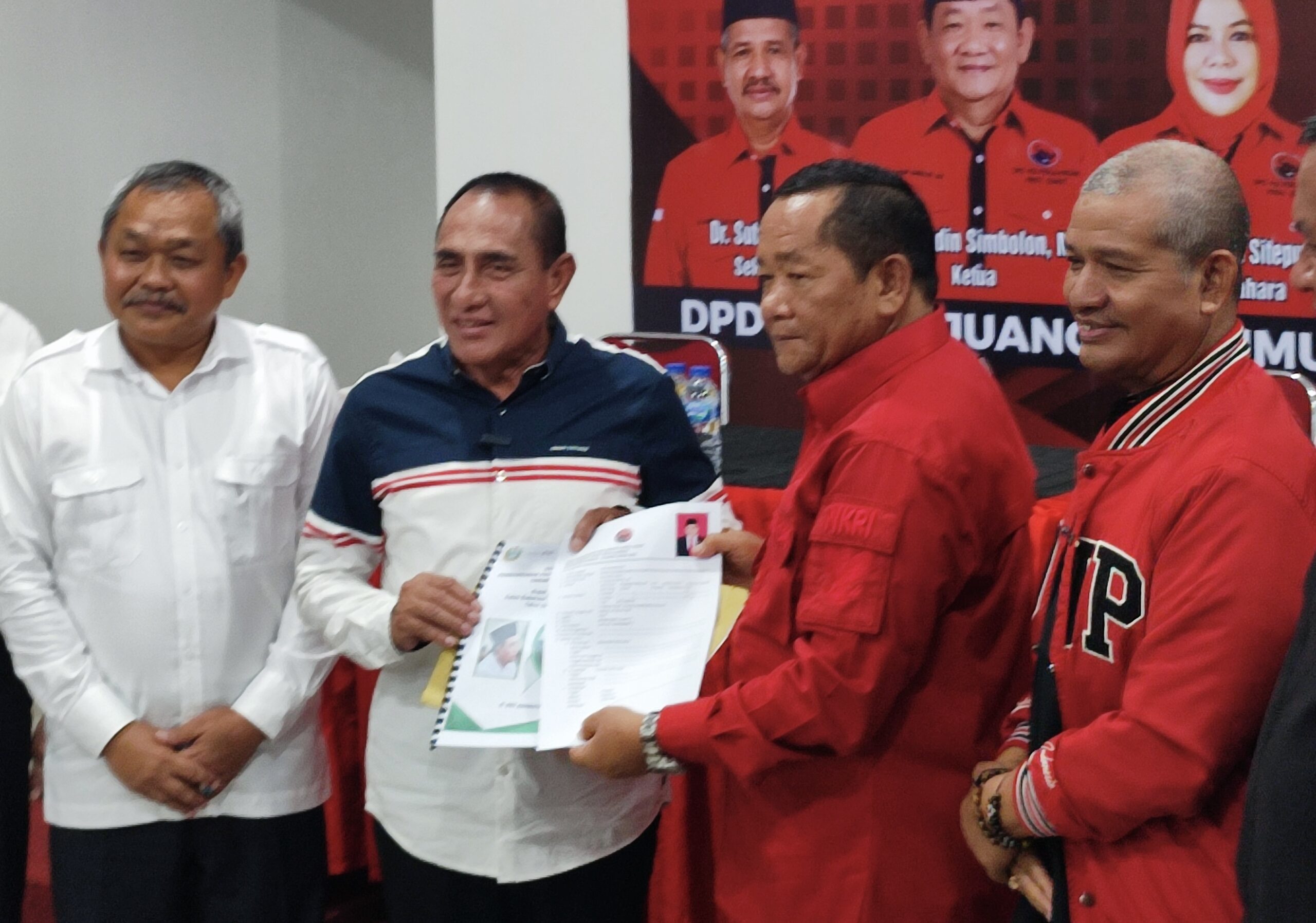 Edy Rahmayadi saat mendaftarkan diri ke PDI Perjuangan Sumut untuk maju sebagai calon Gubernur Sumut pada Pilkada 2024.