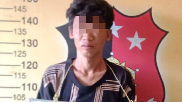 Petugas Unit Reskrim Polsek Medan Labuhan menangkap IS (19), satu diantara enam pelaku begal yang beraksi di Desa Manunggal, Kecamatan Labuhan Deli, Kabupaten Deliserdang.