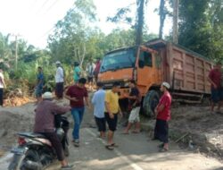 Jalan Lintas Pakpak Bharat-Subulussalam Lumpuh Akibat Longsor