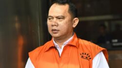 Bupati Labuhanbatu nonaktif, Erik Adtrada Ritonga yang kini mulai menjalani sidang di Pengadilan Tipikor pada Pengadilan Negeri (PN) Medan.(Antara)