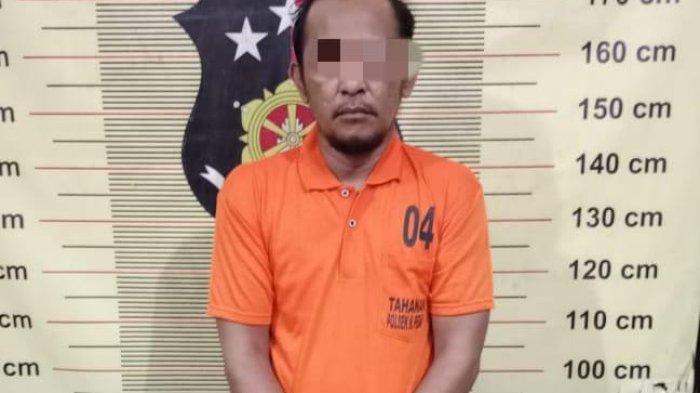 Petugas Unit Reskrim Polsek Hamparan Perak menangkap pengedar sabu berna,ma Turiono (42).