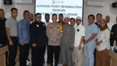 Kapolrestabes Medan Kombes Pol Teddy JS Marbun poto bersama.(ist)
