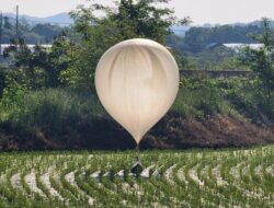 Korut Teror Korsel Pakai Balon Berisi Sampah